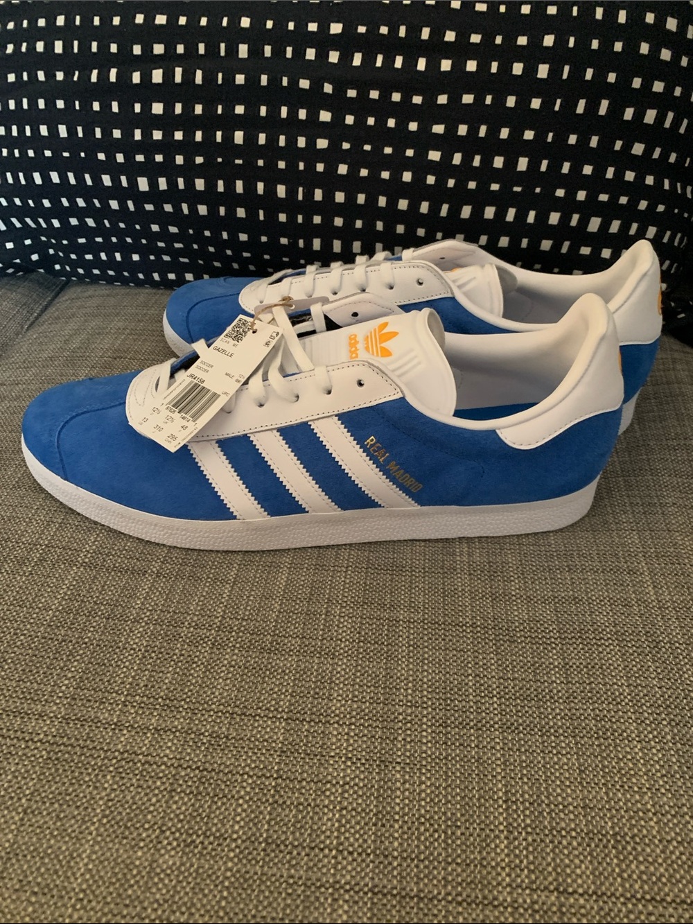 Men’s NWT Sz 13 Adidas Gazelle Real Madrid Blue and White Gazelle Suede Sneakers